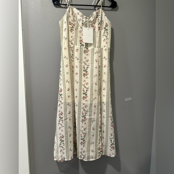 MOONSEA NEW🔥Floral Cream Dress with Slit Size L - Picture 4 of 11